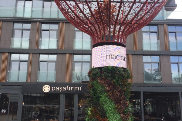 Modern street furniture design by WTM Project at Koşuyolu Square